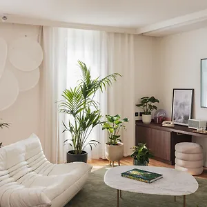Hotel Seven, Parijs